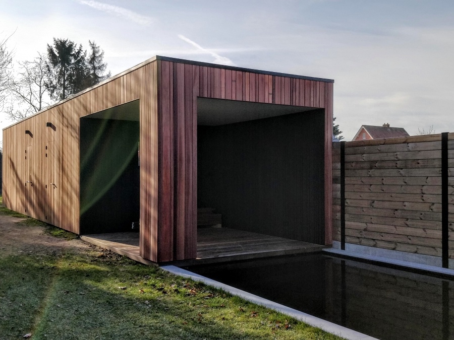 Bijgebouw of Aanbouw: Tuinhuis met sauna