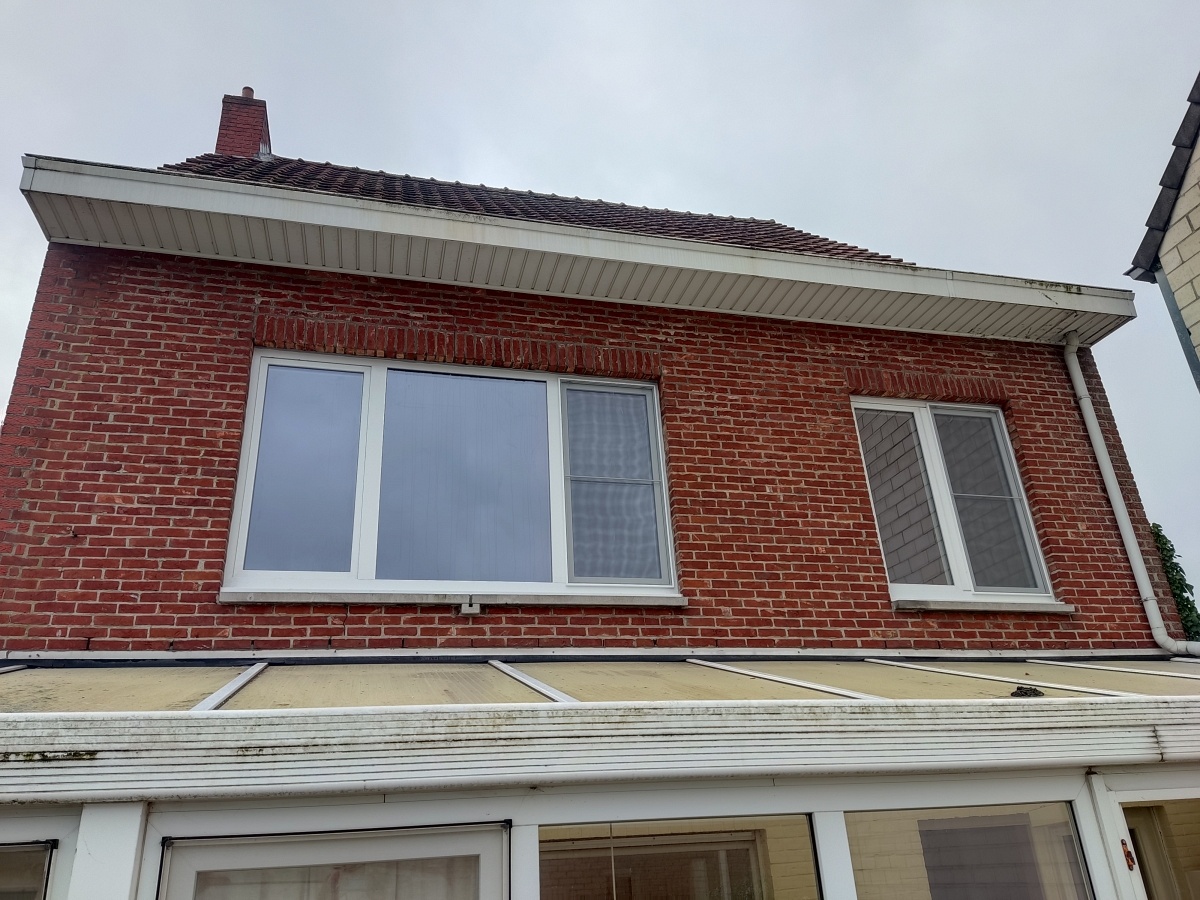 Ramen en Deuren: bovenverdieping voorzien van nieuwe ramen in PVC